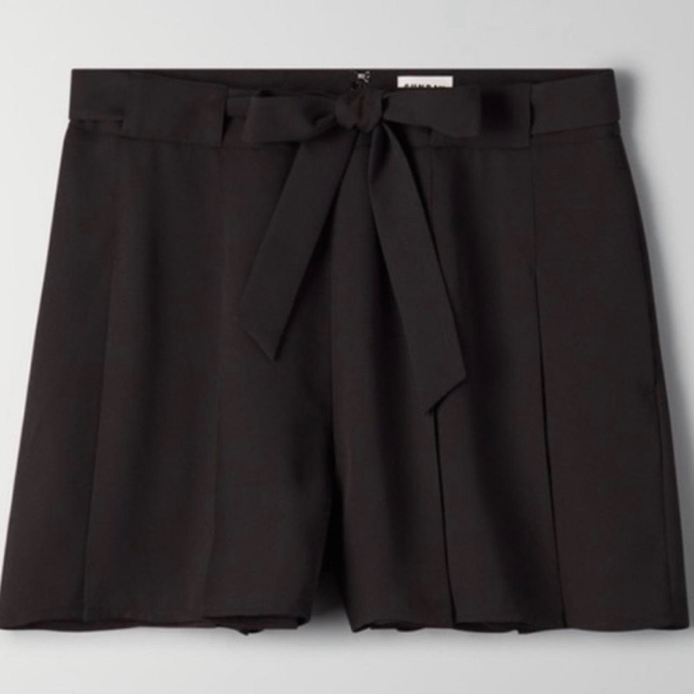 Aritzia Westley short